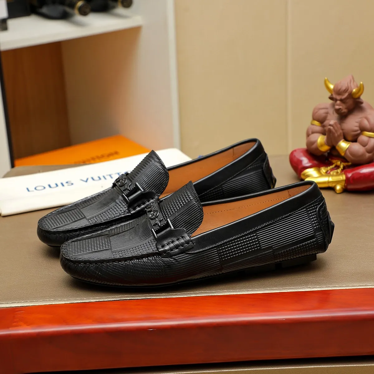 Men's shoes 💰360 💰 LV Louis Vuitton's top-quality Peaches men's shoes 💯Original copy of the official website, the upper is made of imported official website 1:1 material ❌Italian 🇮🇹 cowhide surface, imported pigskin lining. It’s definitely not made with ordinary craftsmanship, it’s the model used by celebrities! The factory’s craftsmanship is designed to create the most perfect shoes for trendy men! Colors available! 38-44 yards
